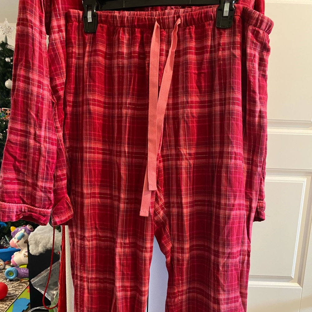 Women’s pajamas size Medium